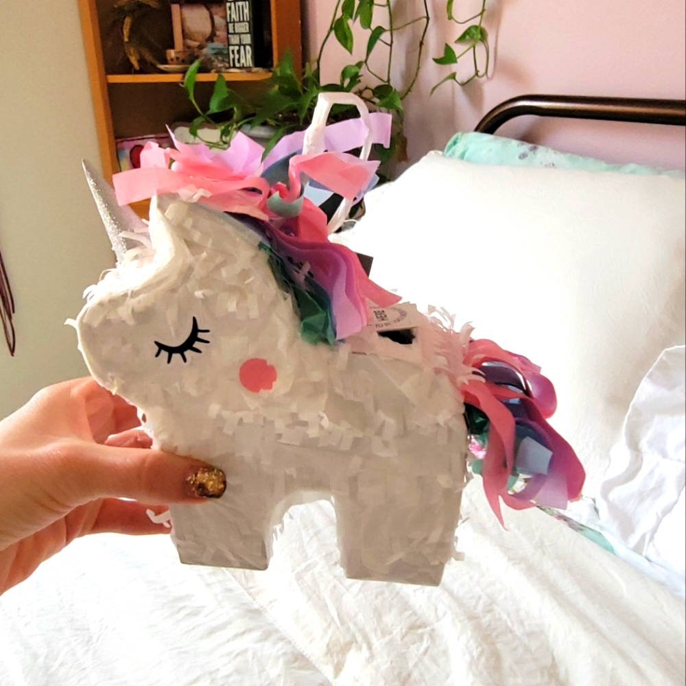 Spritz mini unicorn pinata - Picture 1 of 13